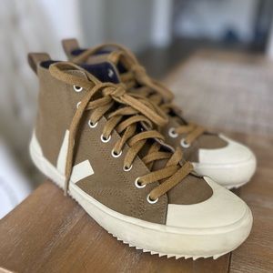 Veja - Nova High Top Sneaker SIZE 7